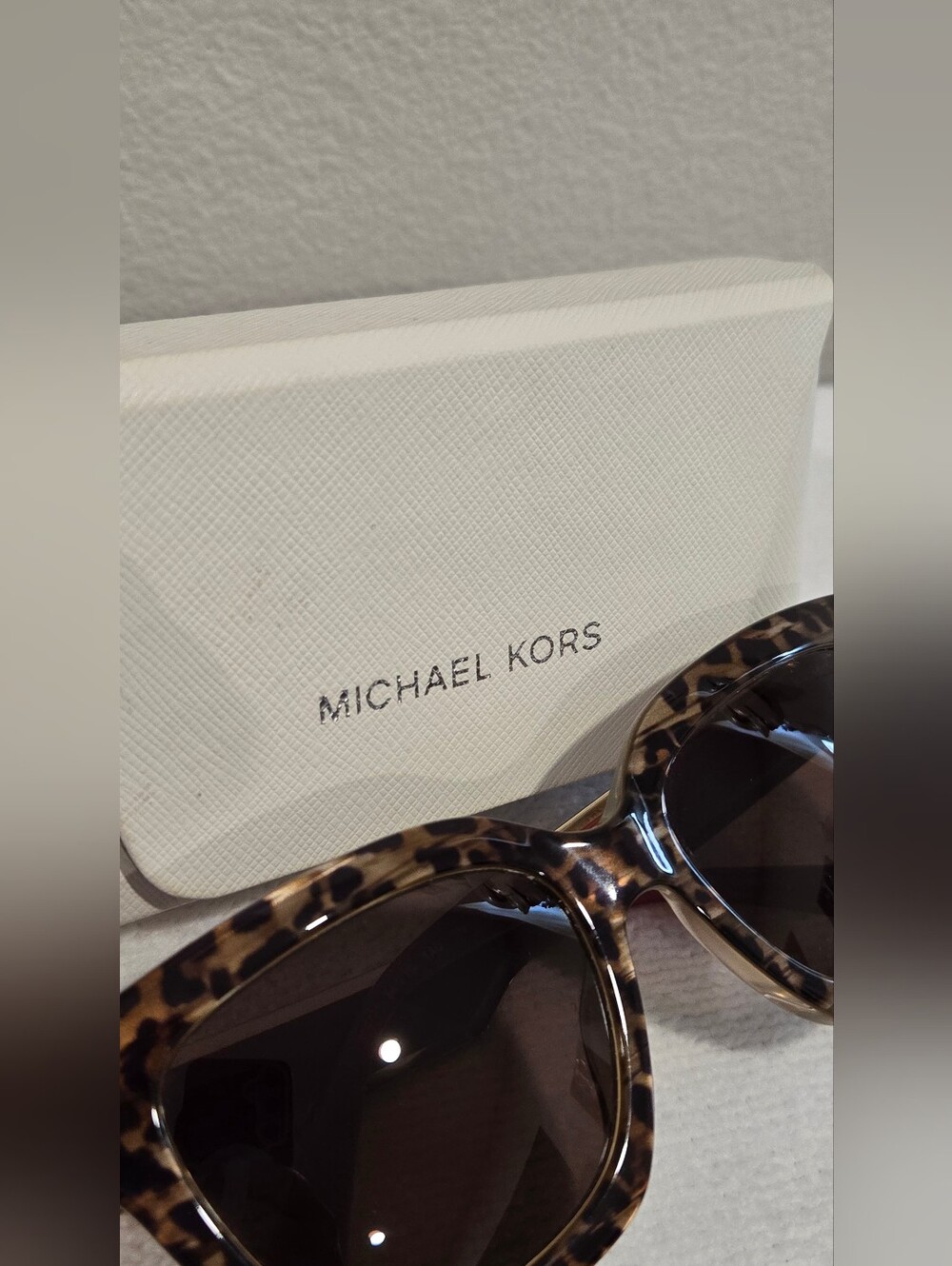 Michael Kors Tortoise Square Sunglasses with Dark Brown Lenses EUC - Picture 9 of 10